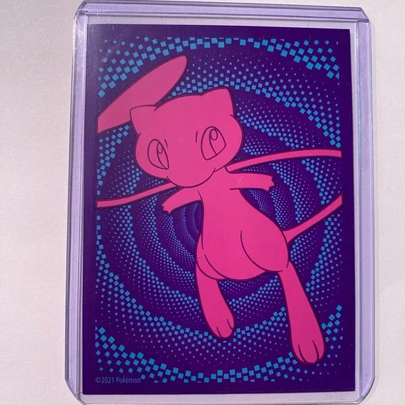 Pokemon Mew VMax Rainbow Rare card - pristine - Picture 2 of 2